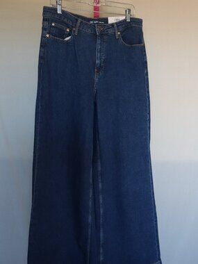 On 34th High Rise Jeans, NWTs Trendy, wide leg, Denim Blue - Size 30 (Size 10)